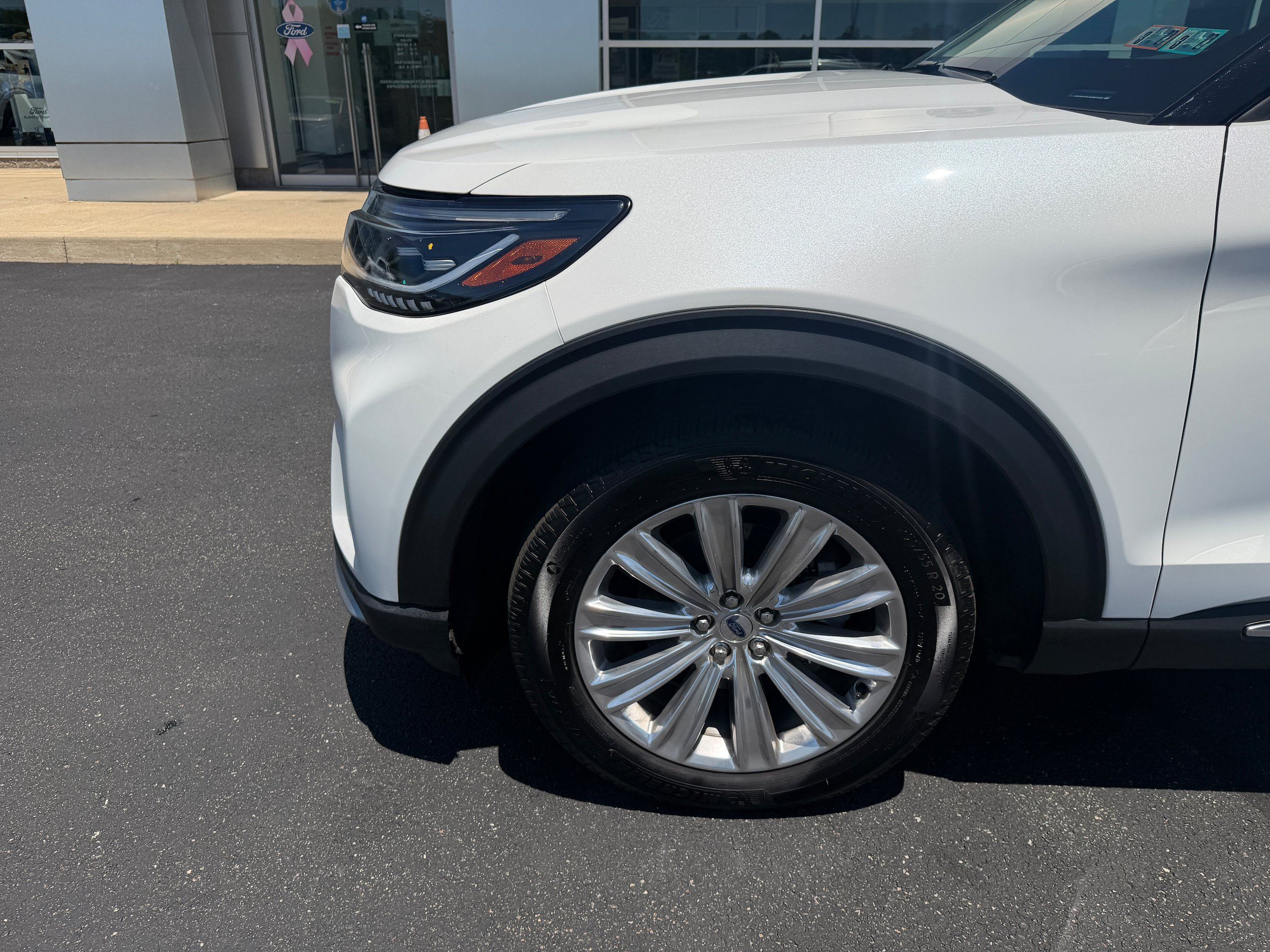 Certified 2025 Ford Explorer Platinum w/ LUX Leather Package AWD/4WD image 11