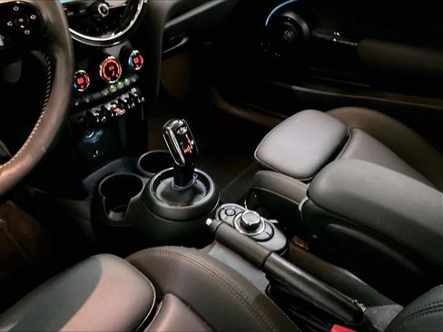 Used 2023 MINI Cooper S w/ Premium Package image 19