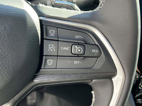 Used 2025 Jeep Grand Cherokee L Altitude image 20