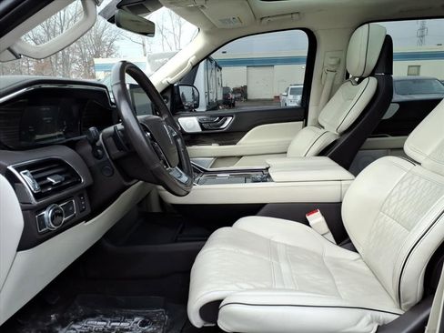 Used 2021 Lincoln Navigator Black Label image 10