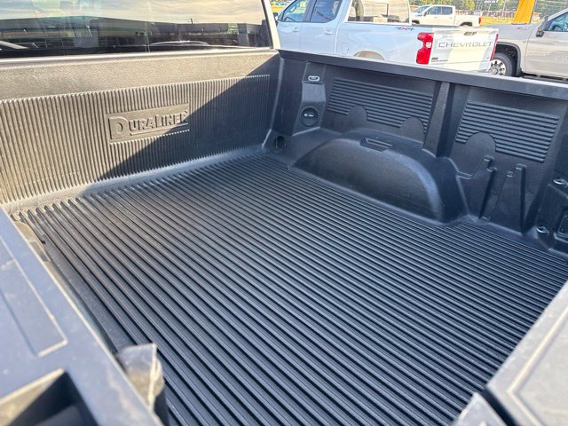 Used 2025 GMC Sierra 1500 SLT AWD/4WD image 13