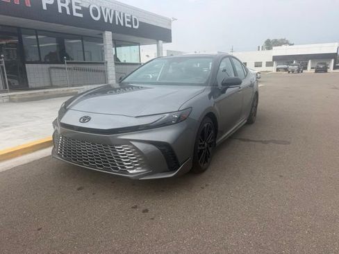 Used 2026 Toyota Camry XSE FWD image 4
