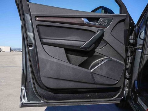 Used 2023 Audi Q5 2.0T Premium w/ Convenience Package image 30