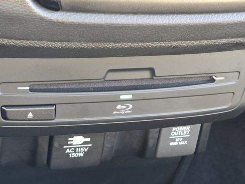 Certified 2023 Honda Odyssey Touring image 9