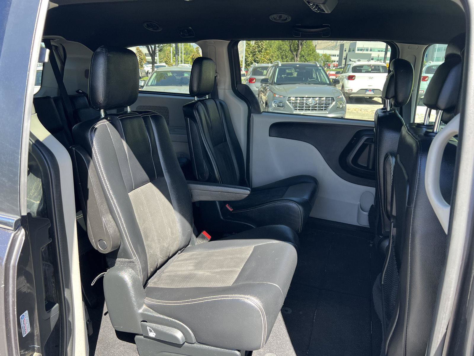 Used 2019 Dodge Grand Caravan SXT FWD image 5