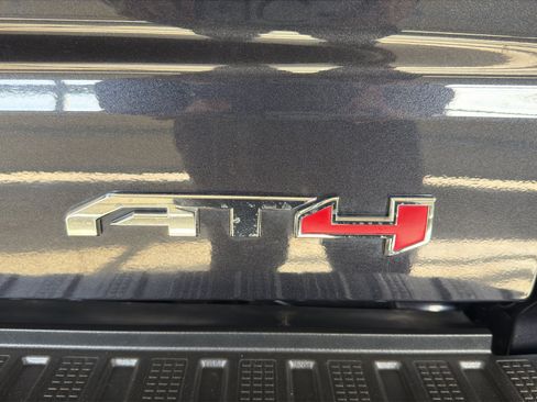 Used 2024 GMC Sierra 1500 AT4 w/ AT4 Preferred Package AWD/4WD image 7