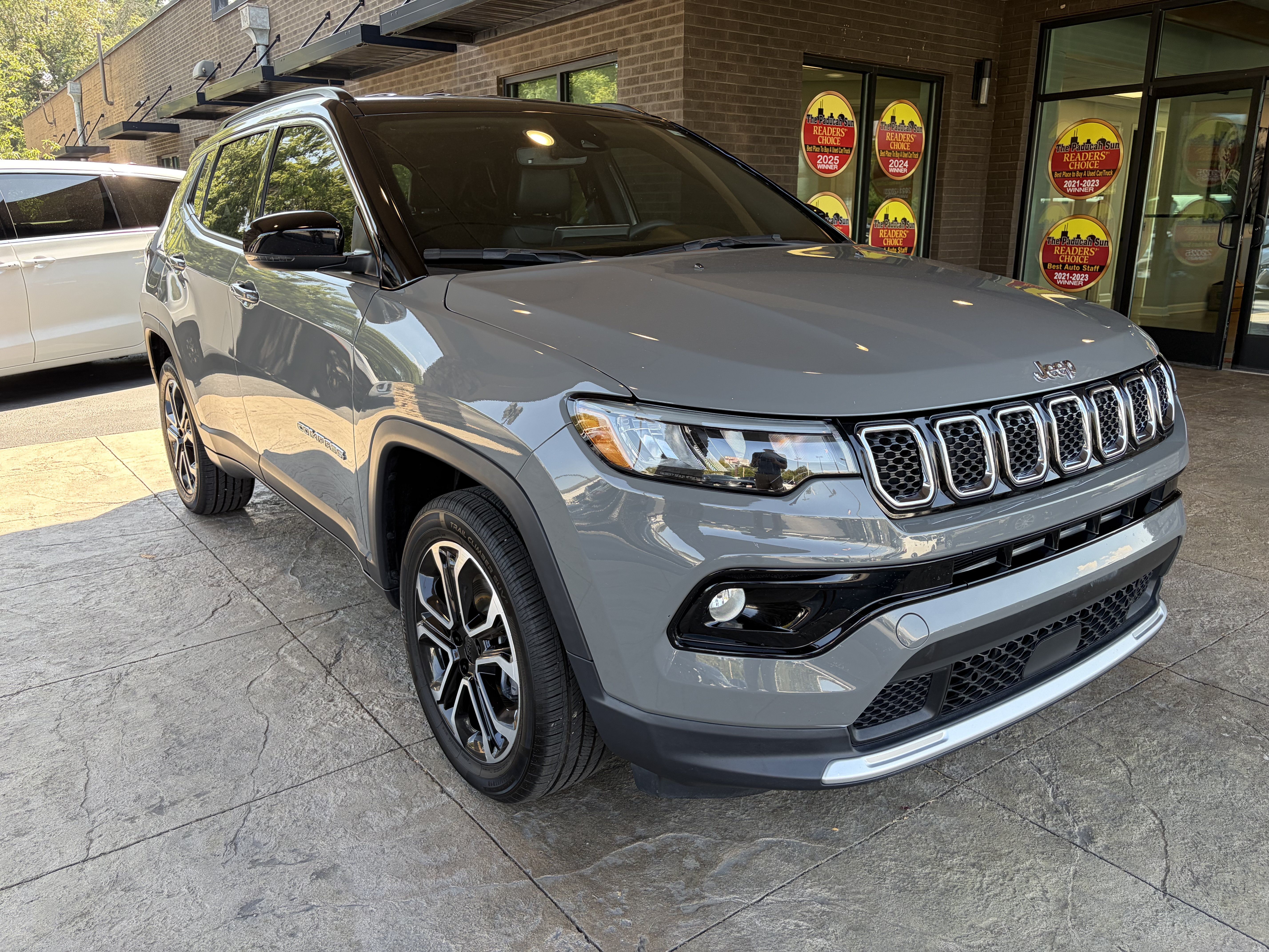 Used 2024 Jeep Compass Limited AWD/4WD image 4