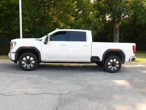 Used 2025 GMC Sierra 2500 Denali w/ Denali Reserve Package AWD/4WD image 9