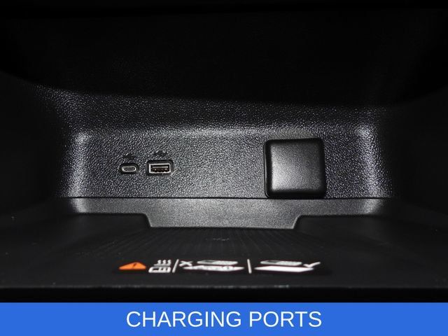 Used 2025 Chevrolet Traverse Z71 w/ Driver Confidence Package AWD/4WD image 14