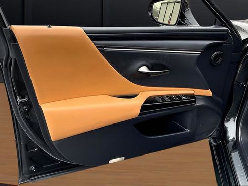 Used 2023 Lexus ES 350 w/ Accessory Package (Z2) image 9