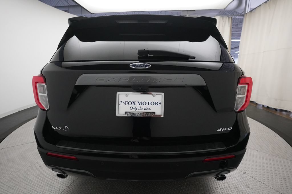 Used 2023 Ford Explorer XLT w/ Equipment Group 202A AWD/4WD image 26