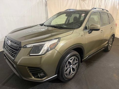 Used 2023 Subaru Forester Premium image 6