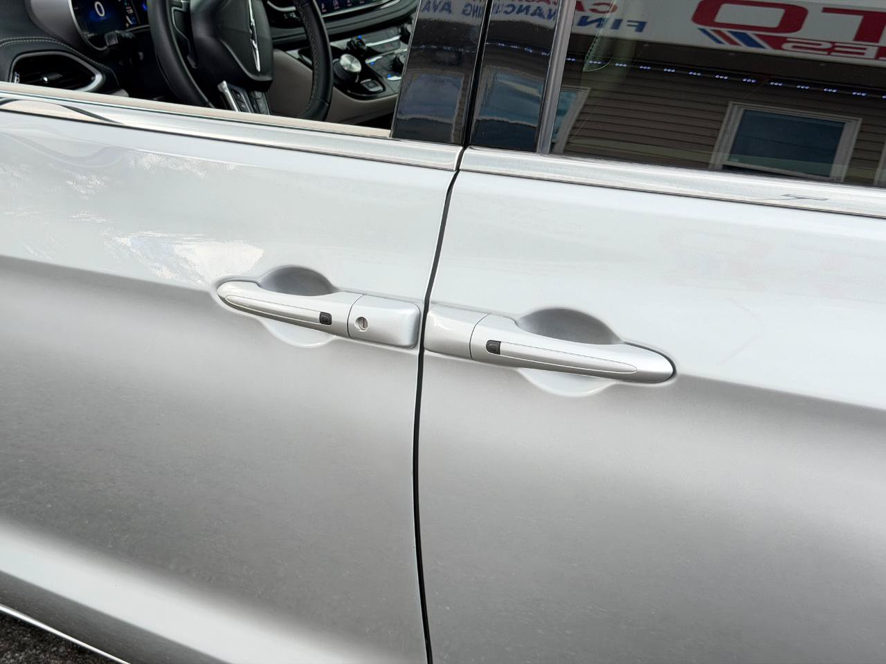 Used 2022 Chrysler Pacifica Touring-L FWD image 86