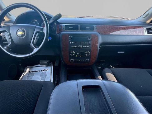 Used 2007 Chevrolet Suburban LT AWD/4WD image 7