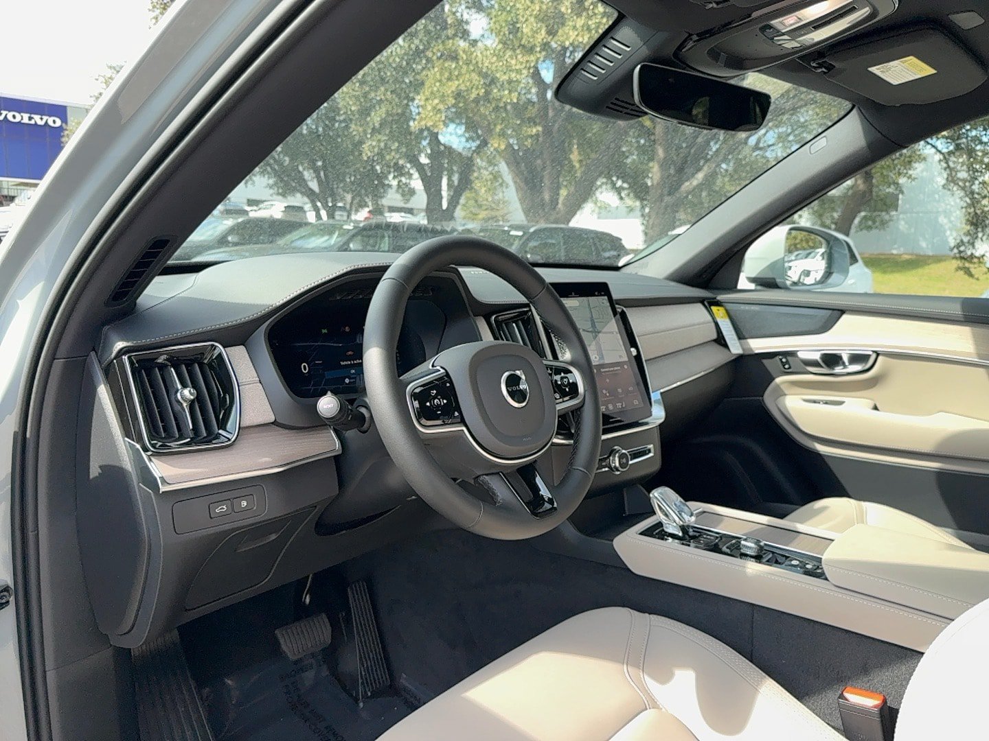 New 2026 Volvo XC90 T8 Plus w/ Protection Package AWD/4WD image 10