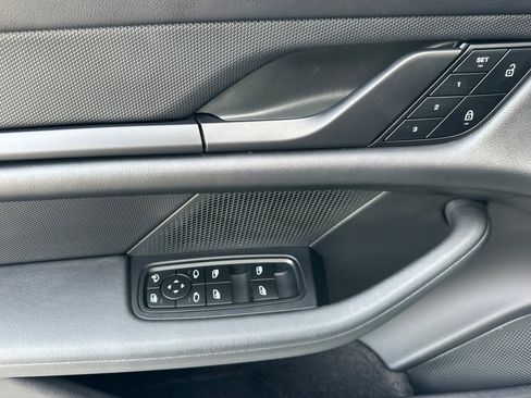 Used 2024 Porsche Taycan image 12