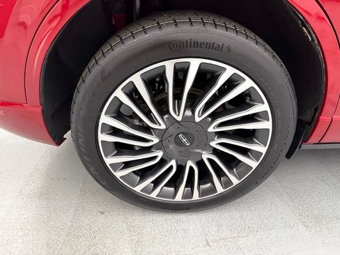 Used 2022 Lincoln Corsair AWD w/ Premium Package image 13