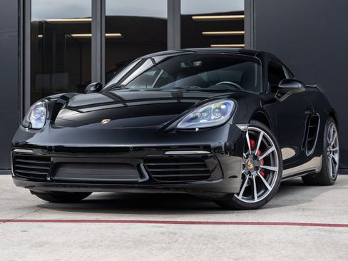 Used 2018 Porsche 718 Cayman S w/ Sport Chrono Package image 1