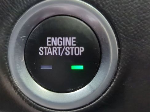 Used 2023 GMC Terrain SLE w/ Driver Convenience Package image 16