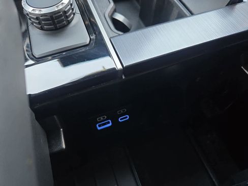 Used 2024 Toyota Tundra Platinum image 29