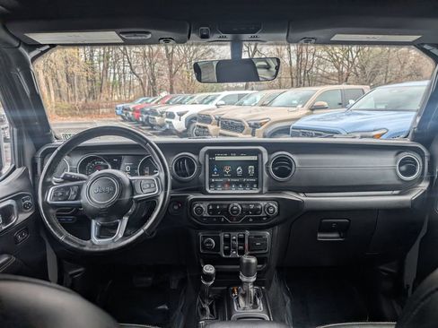 Used 2022 Jeep Wrangler Unlimited Sahara w/ Cold Weather Group AWD/4WD image 22