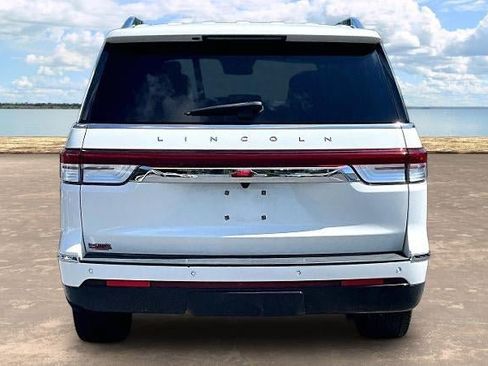 Used 2022 Lincoln Navigator Reserve AWD/4WD image 5