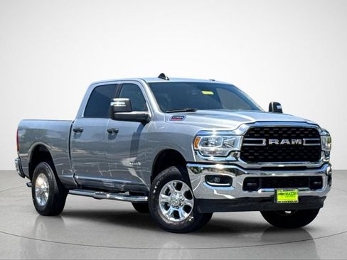 Used 2024 RAM 2500 Big Horn AWD/4WD image 2