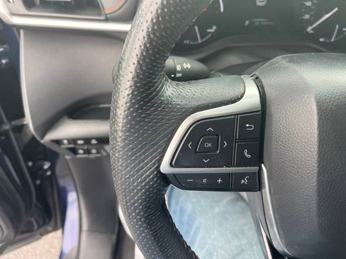 Used 2022 Toyota Sienna XSE image 8