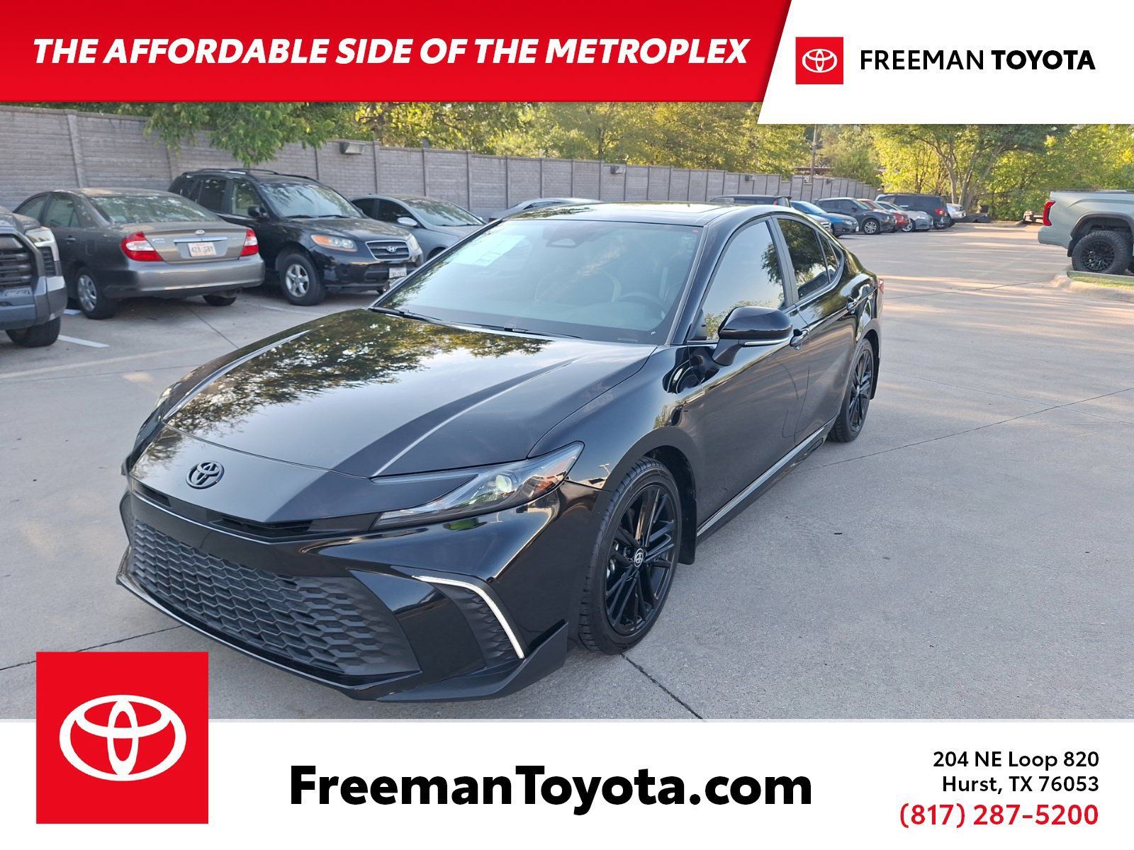 Used 2025 Toyota Camry SE w/ Convenience Package FWD image 1