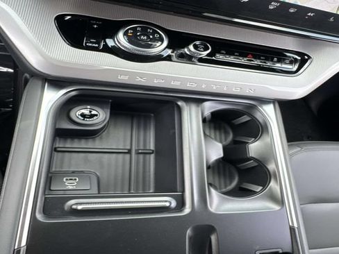 New 2027 Ford Expedition Active AWD/4WD image 24
