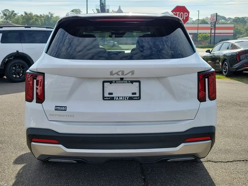 Certified 2025 Kia Sorento SX FWD image 5