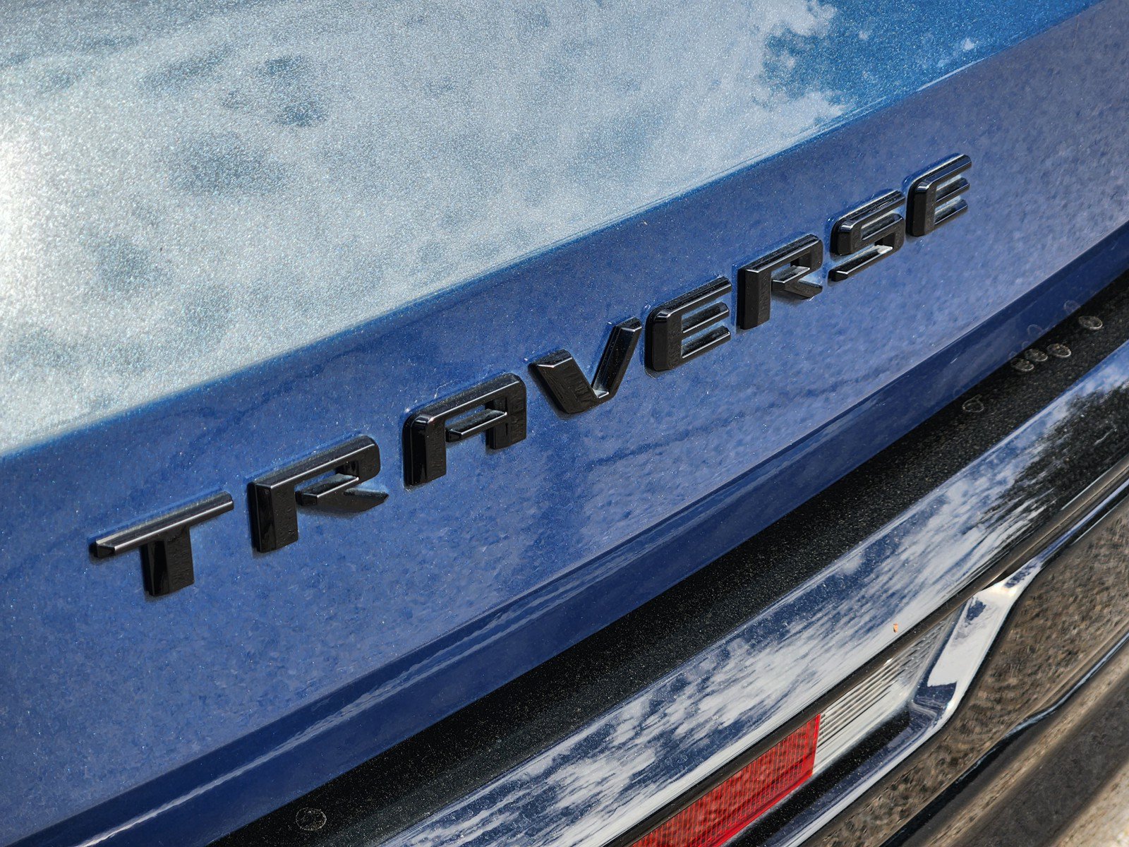 Used 2024 Chevrolet Traverse RS FWD image 30