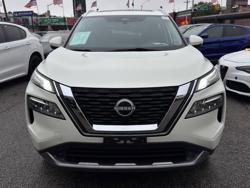 Used 2022 Nissan Rogue SL image 2