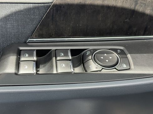 Used 2021 Ford F150 Lariat w/ Max Trailer Tow Package image 18