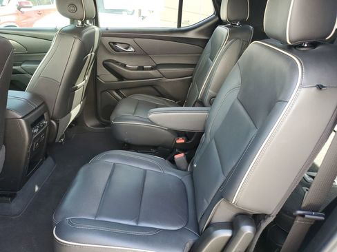 Used 2023 Chevrolet Traverse Premier w/ Redline Edition image 12