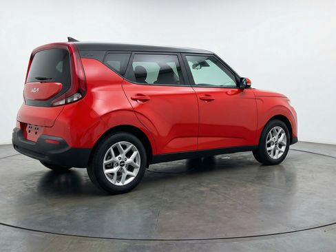 Used 2025 Kia Soul LX w/ LX Technology Package FWD image 9