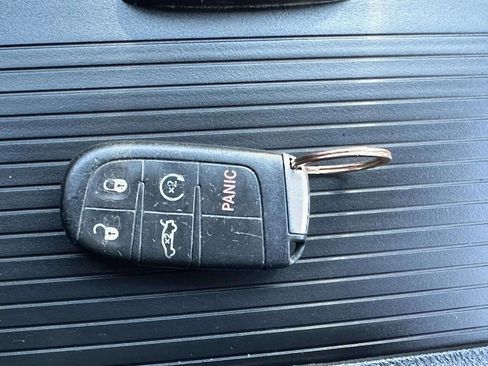 Used 2014 Chrysler 300 S image 32