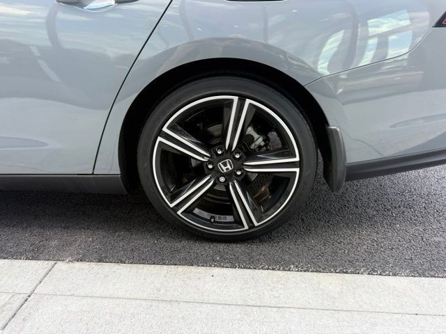 Used 2023 Honda Accord Sport image 9