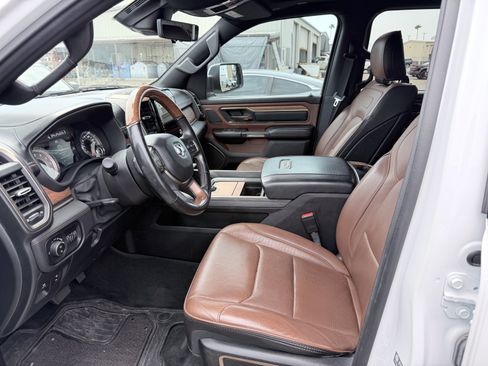 Used 2022 RAM 1500 Limited AWD/4WD image 2