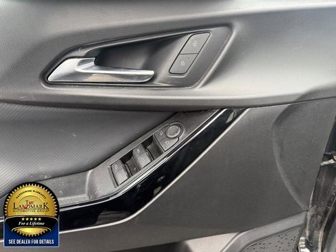 Used 2025 Chevrolet Equinox LT image 8