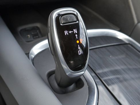 Used 2020 Buick Enclave Premium w/ Surround and Sites Package image 18