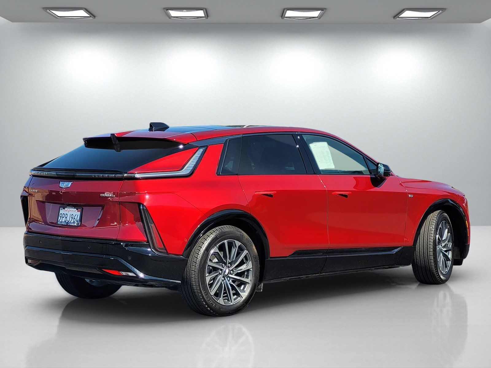 Certified 2024 Cadillac Lyriq Sport AWD/4WD image 4