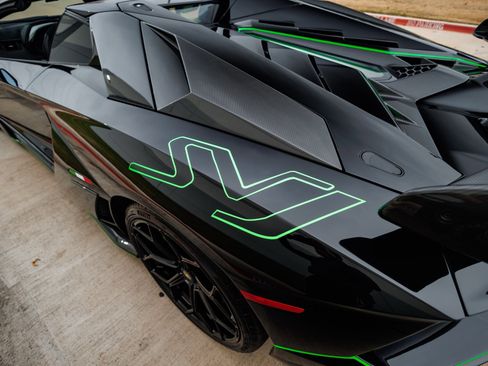 Used 2021 Lamborghini Aventador SVJ image 81