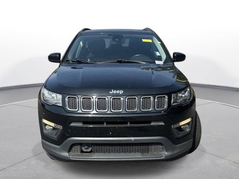 Used 2020 Jeep Compass Latitude FWD image 3