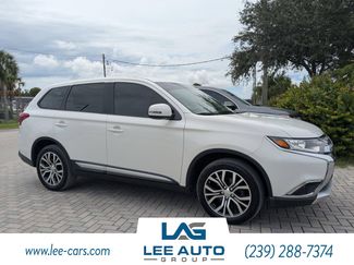 Used 2017 Mitsubishi Outlander SE image 1