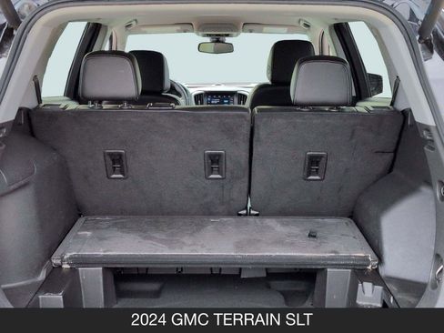 Used 2024 GMC Terrain SLT image 19