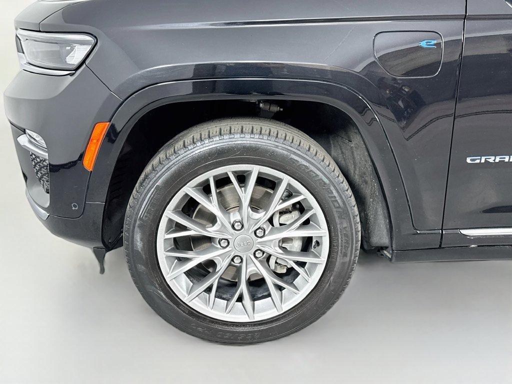 Used 2023 Jeep Grand Cherokee Summit w/ Advanced Protech Group IV AWD/4WD image 12
