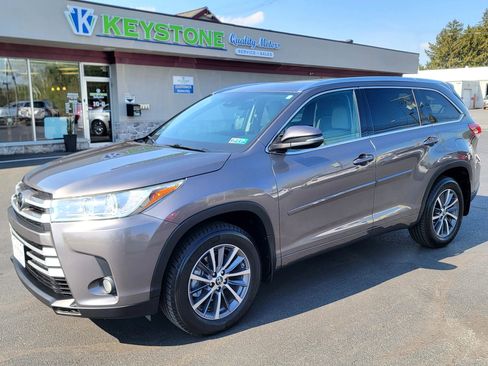 Used 2018 Toyota Highlander XLE image 1