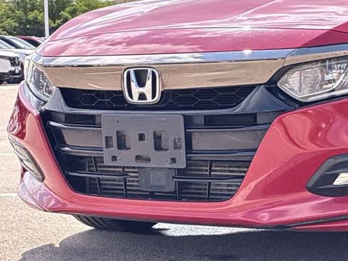 Used 2018 Honda Accord Sport image 12
