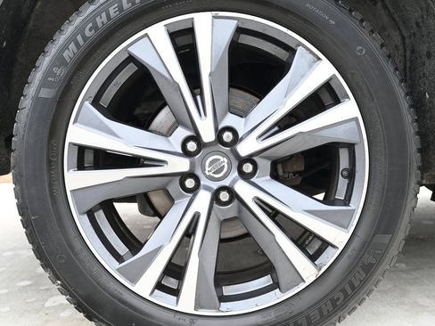 Used 2020 Nissan Pathfinder Platinum image 56